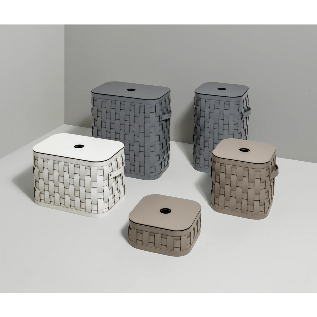 Flat Lidded Square Leather Basket S | Oroa.com