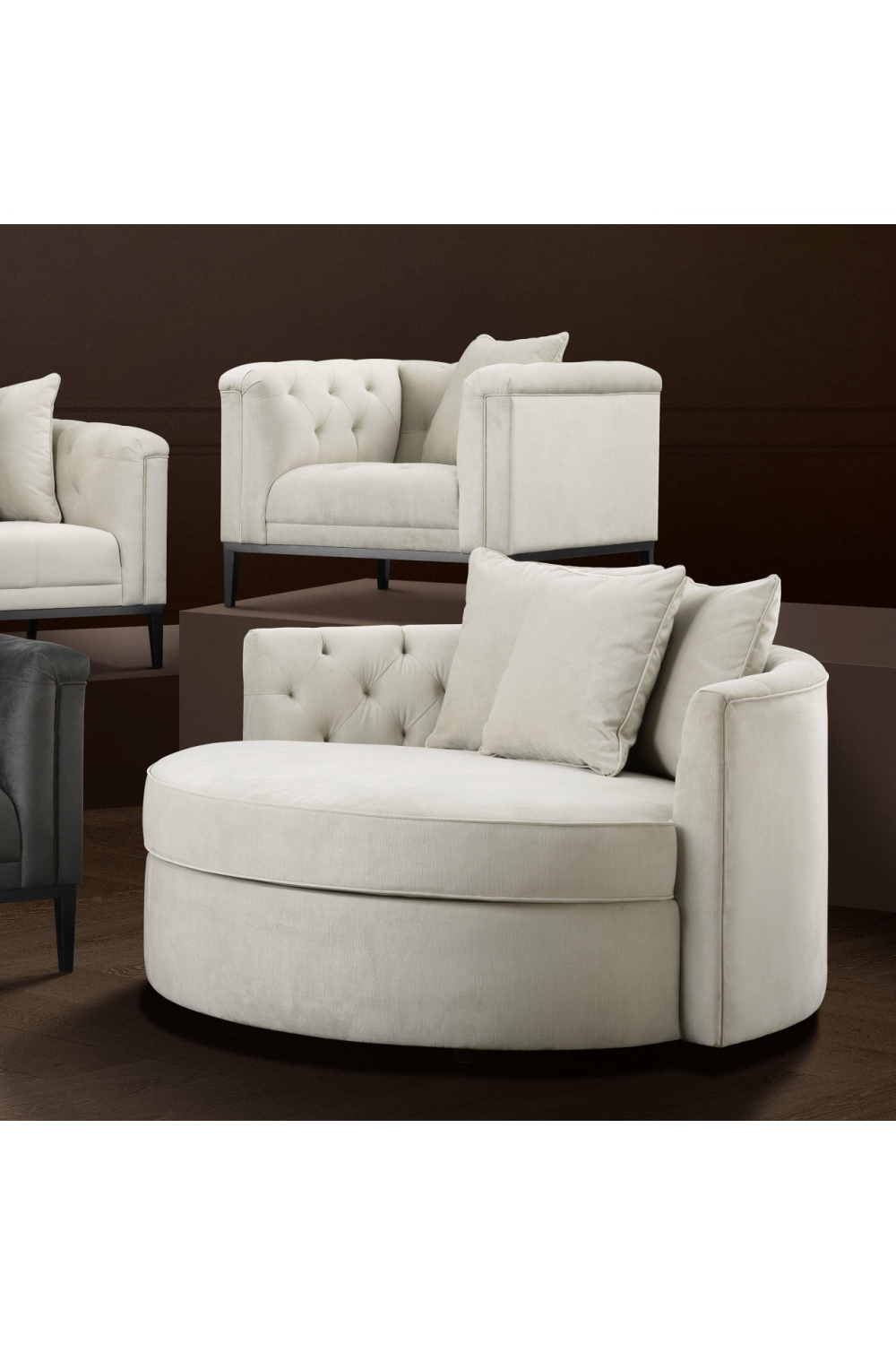 Round Gray Buttoned Sofa | Eichholtz Carlita | Oroatrade.com