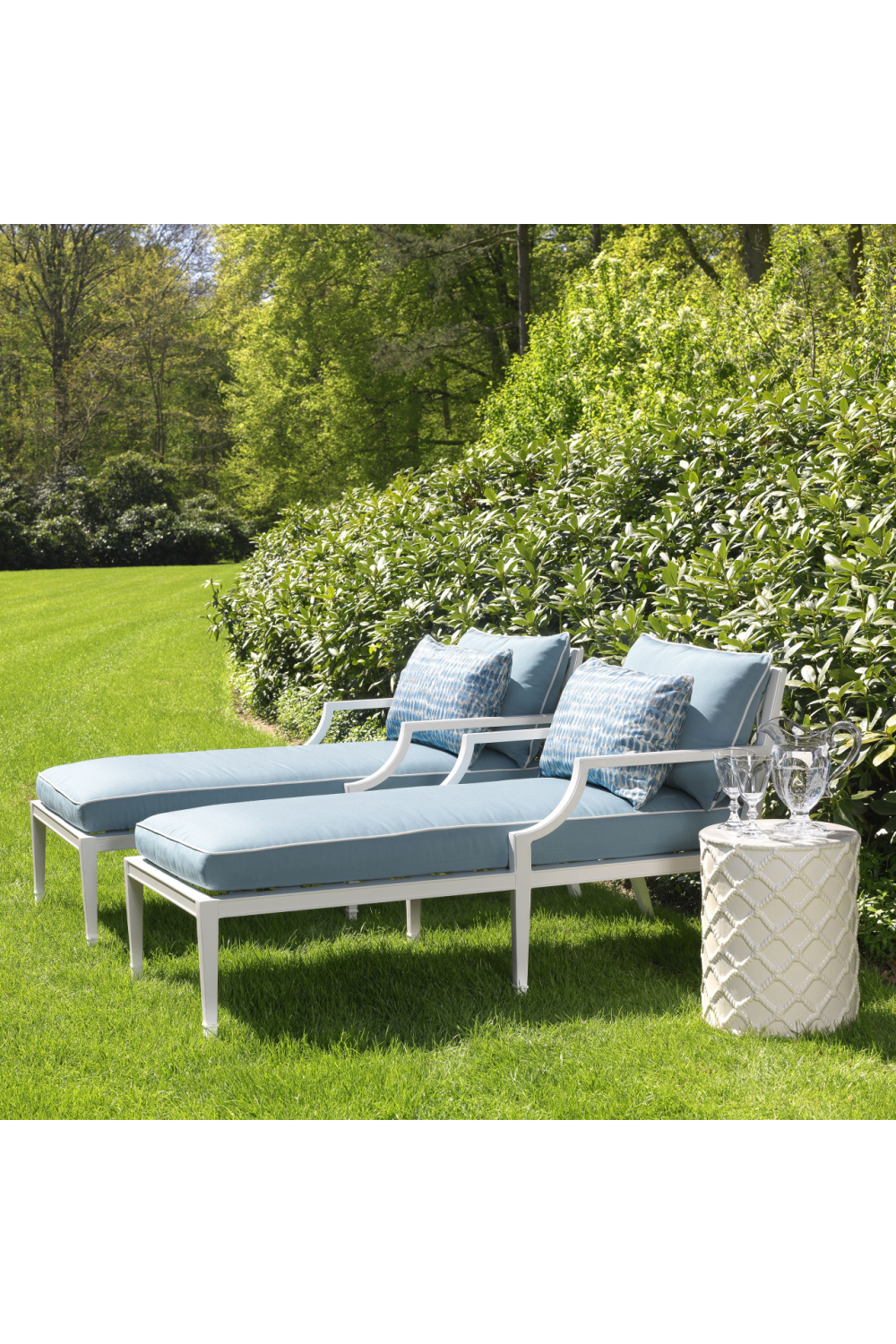 Outdoor Chaise Lounge Chair | Eichholtz Bella Vista | Oroa.com