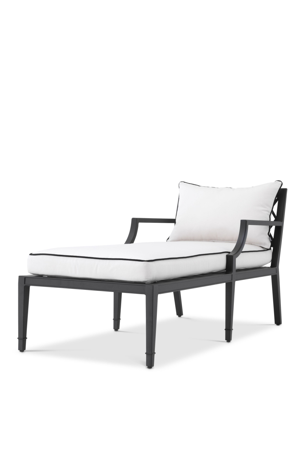 Outdoor Chaise Lounge Chair | Eichholtz Bella Vista | Oroa.com