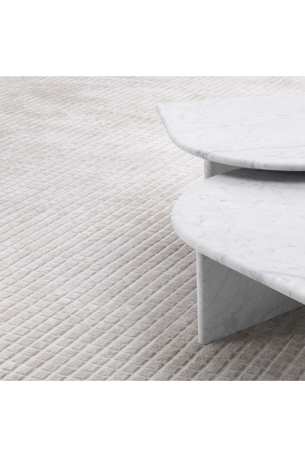 Silver Sand Hand Woven Rug | Eichholtz Crown | Oroa.com