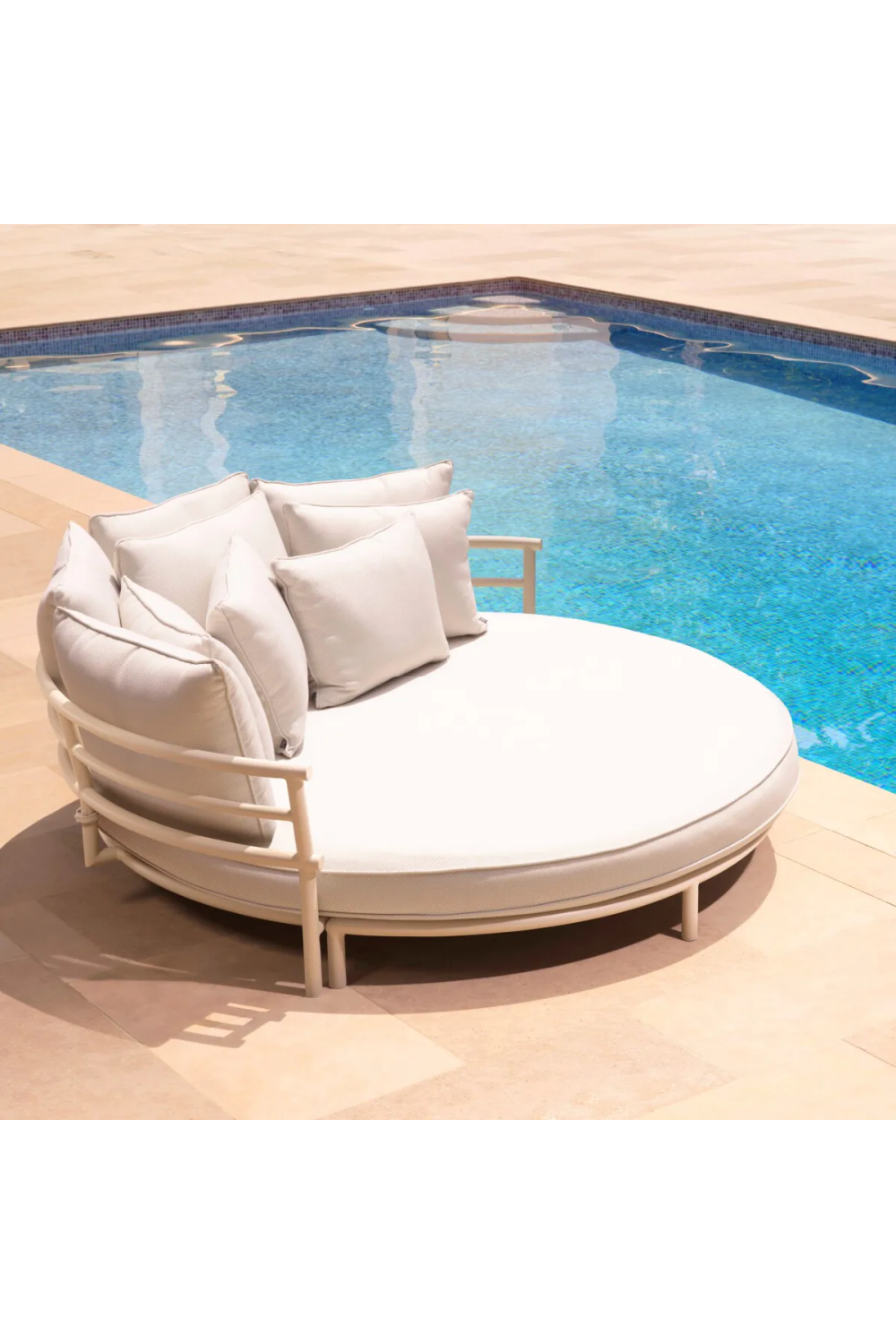 White Round Outdoor Sofa | Eichholtz Laguno | Oroa.com