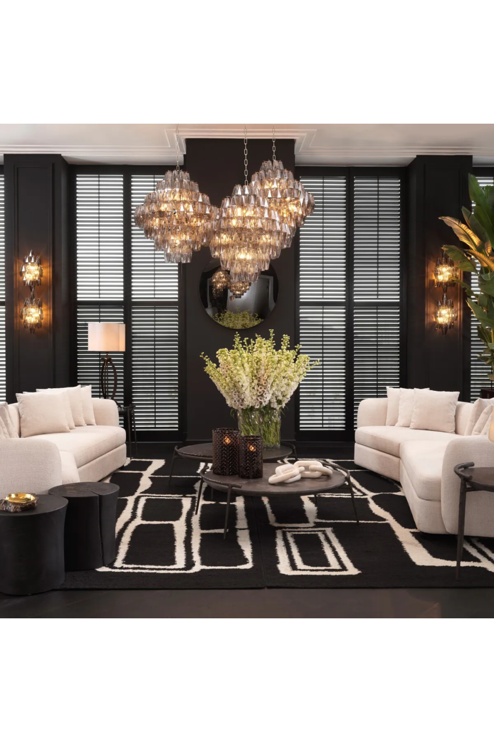 Black Glass Side Table | Eichholtz Clio | Oroa.com