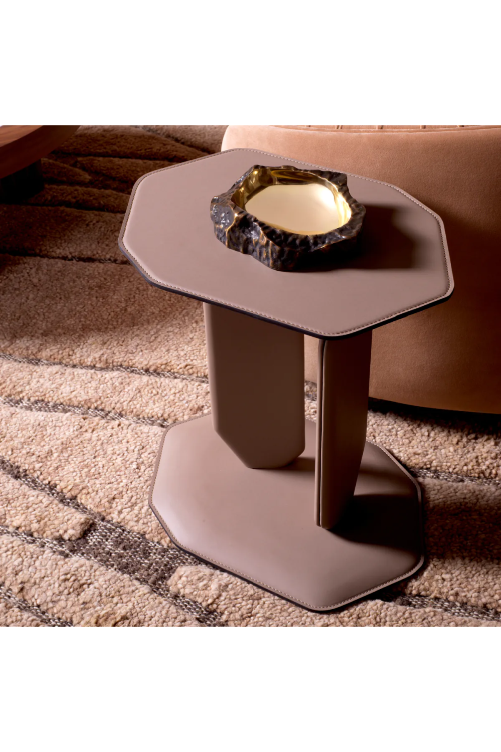 Light Brown Leather Side Table | Eichholtz Maurizio | Oroa.com