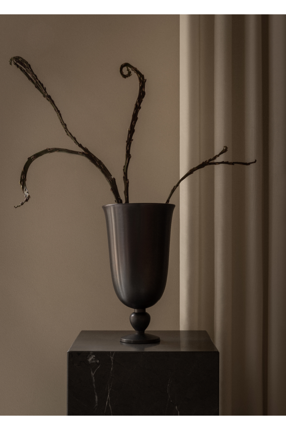 Brown Bronzed Vase | Audi Copenhagen Pavot | Oroa.com