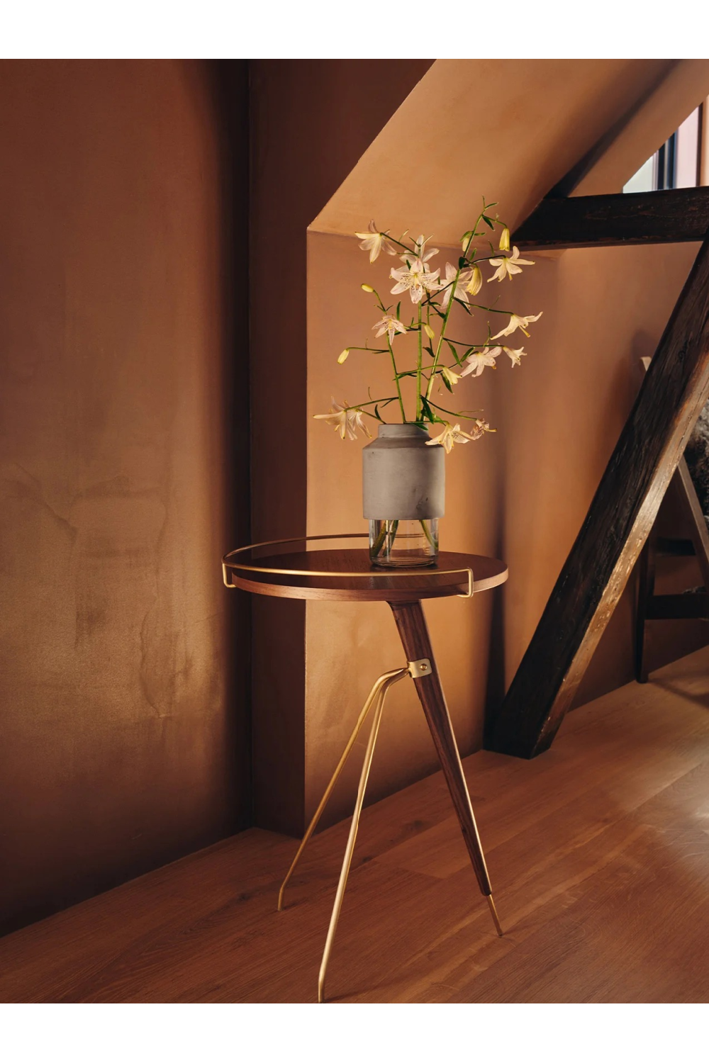 Solid Walnut Tripod Side Table | Audo Copenhagen Umanoff | Oroa.com