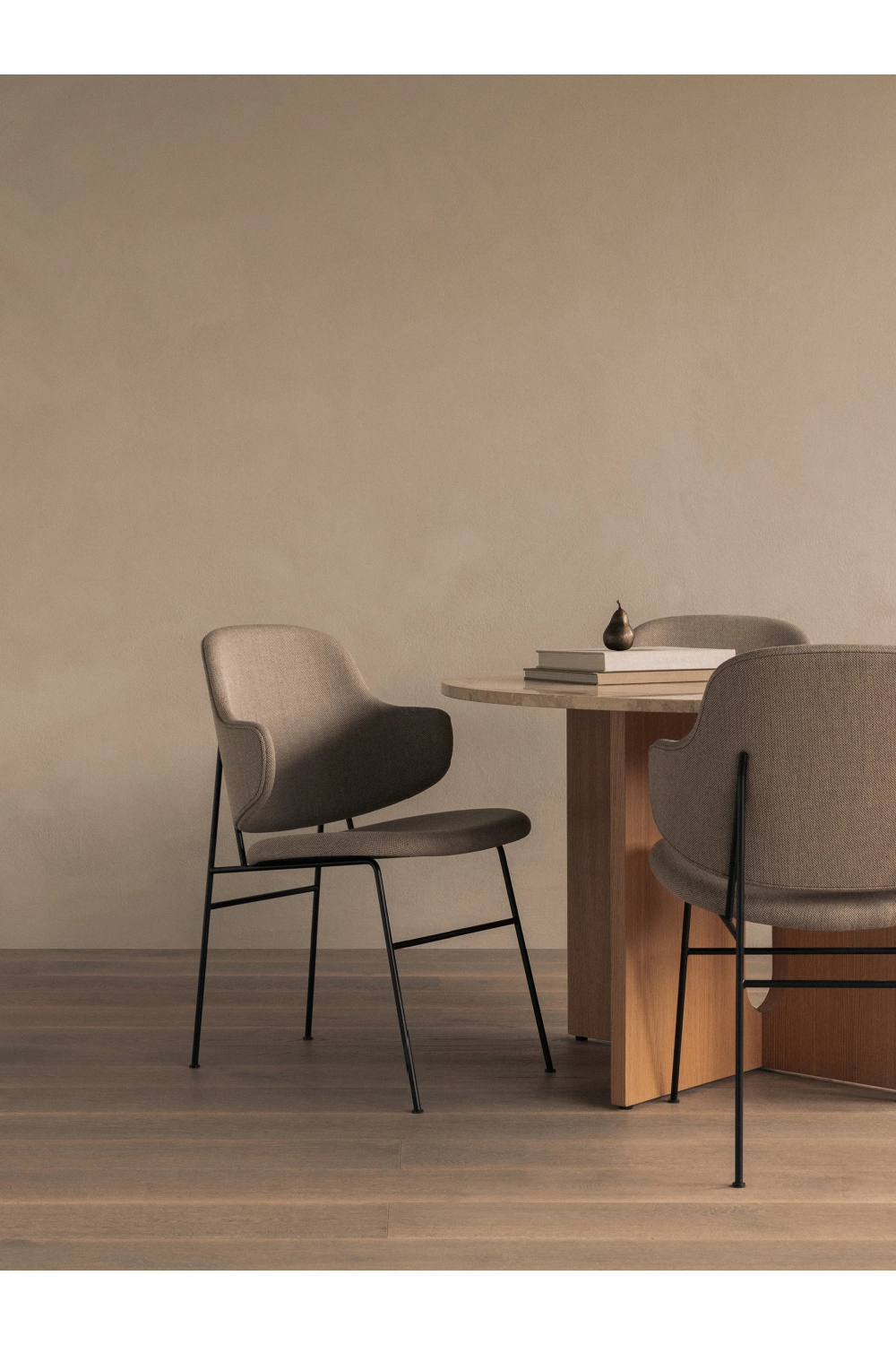 Upholstered Dining Chair | Audo Copenhagen The Penguin | Oroa.com