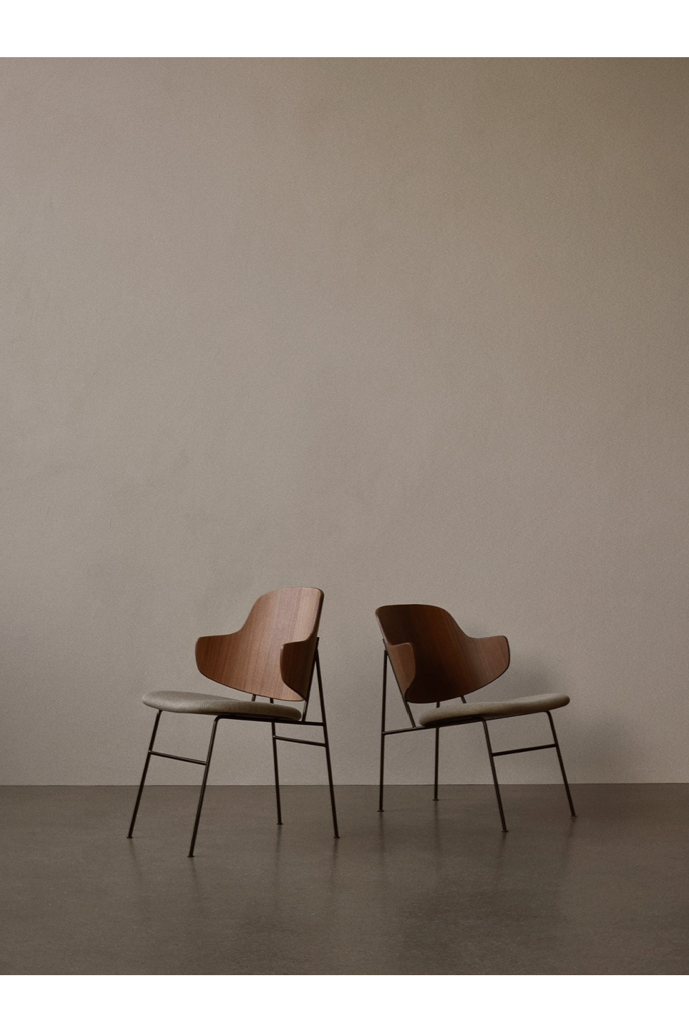 Wooden-Back Dining Chair | Audo Copenhagen The Penguin