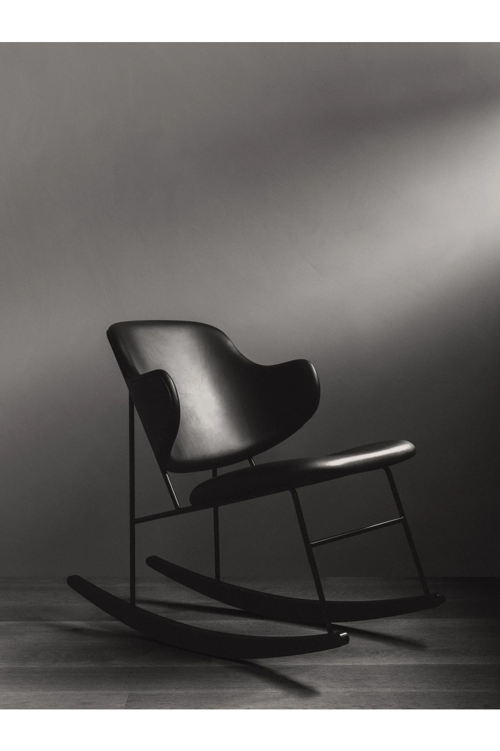 Upholstered Rocking Armchair | Audo Copenhagen The Penguin | Oroa.com