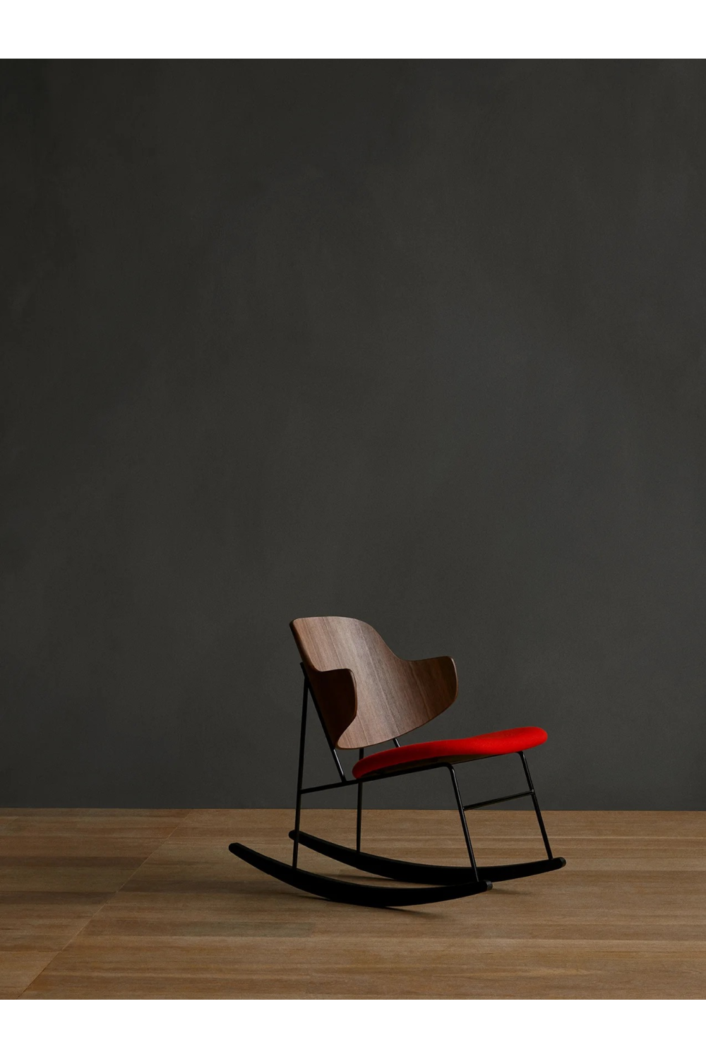 Wooden Back Rocking Chair | Audo Copenhagen The Penguin | Oroa.com
