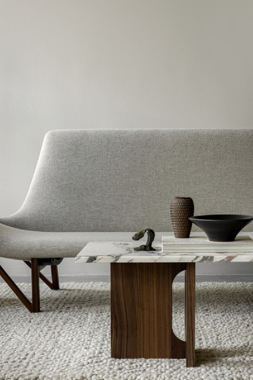 Wooden V-Leg Sofa | Audo Copenhagen Pagode | Oroa.com