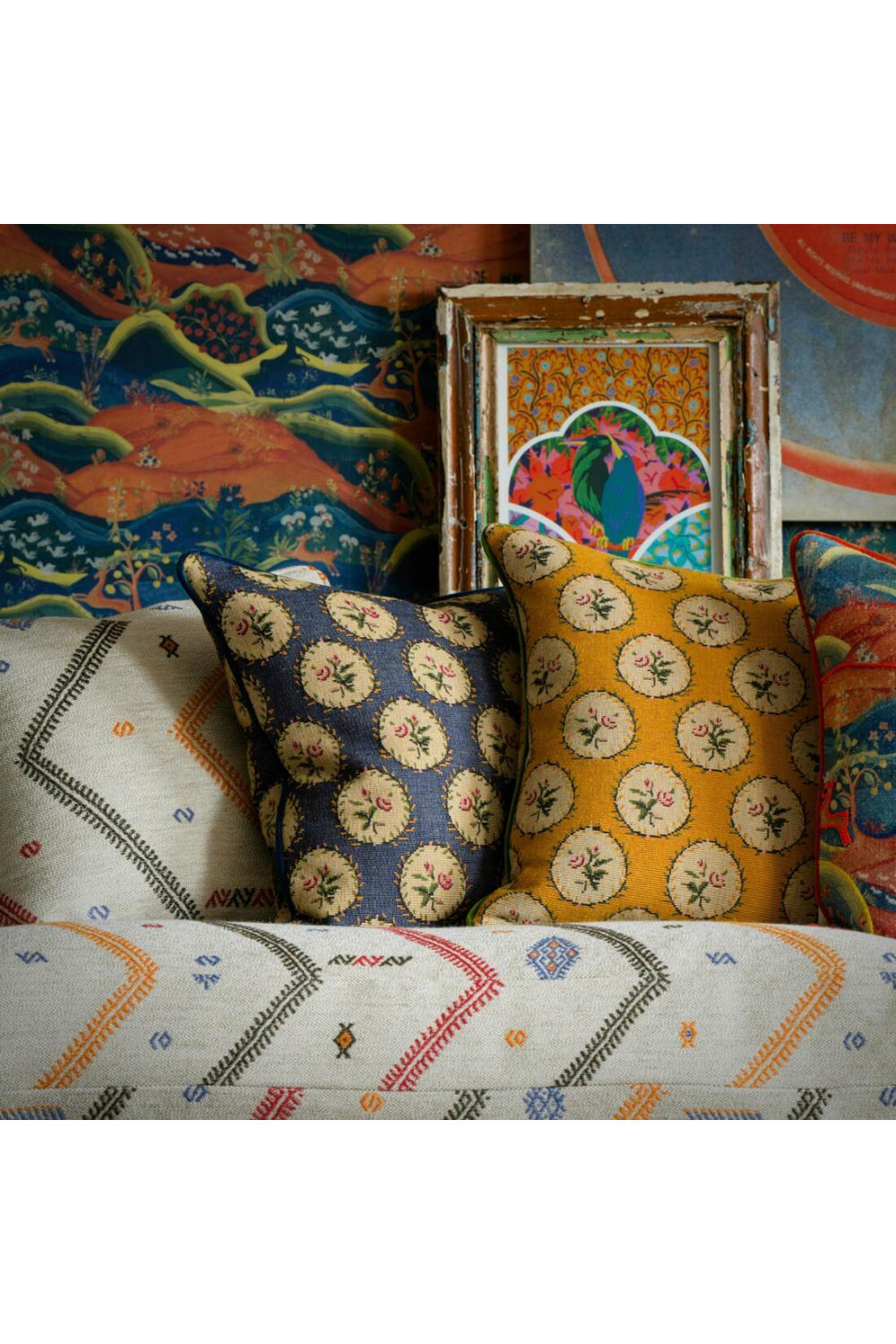 Floral Medallion Woven Cushion | Oroa.com