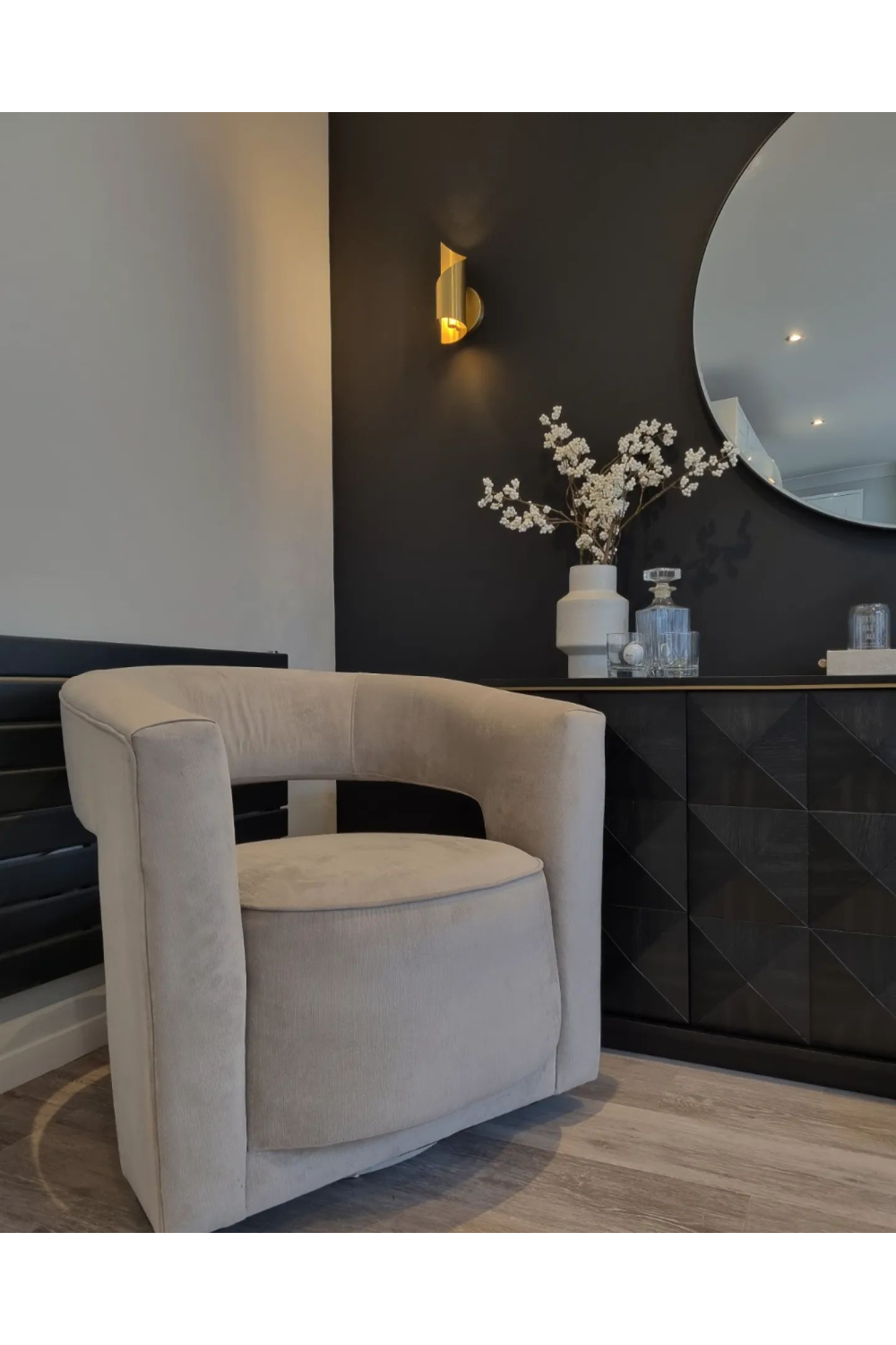 Metallic Cylindrical Wall Light | Oroa.com
