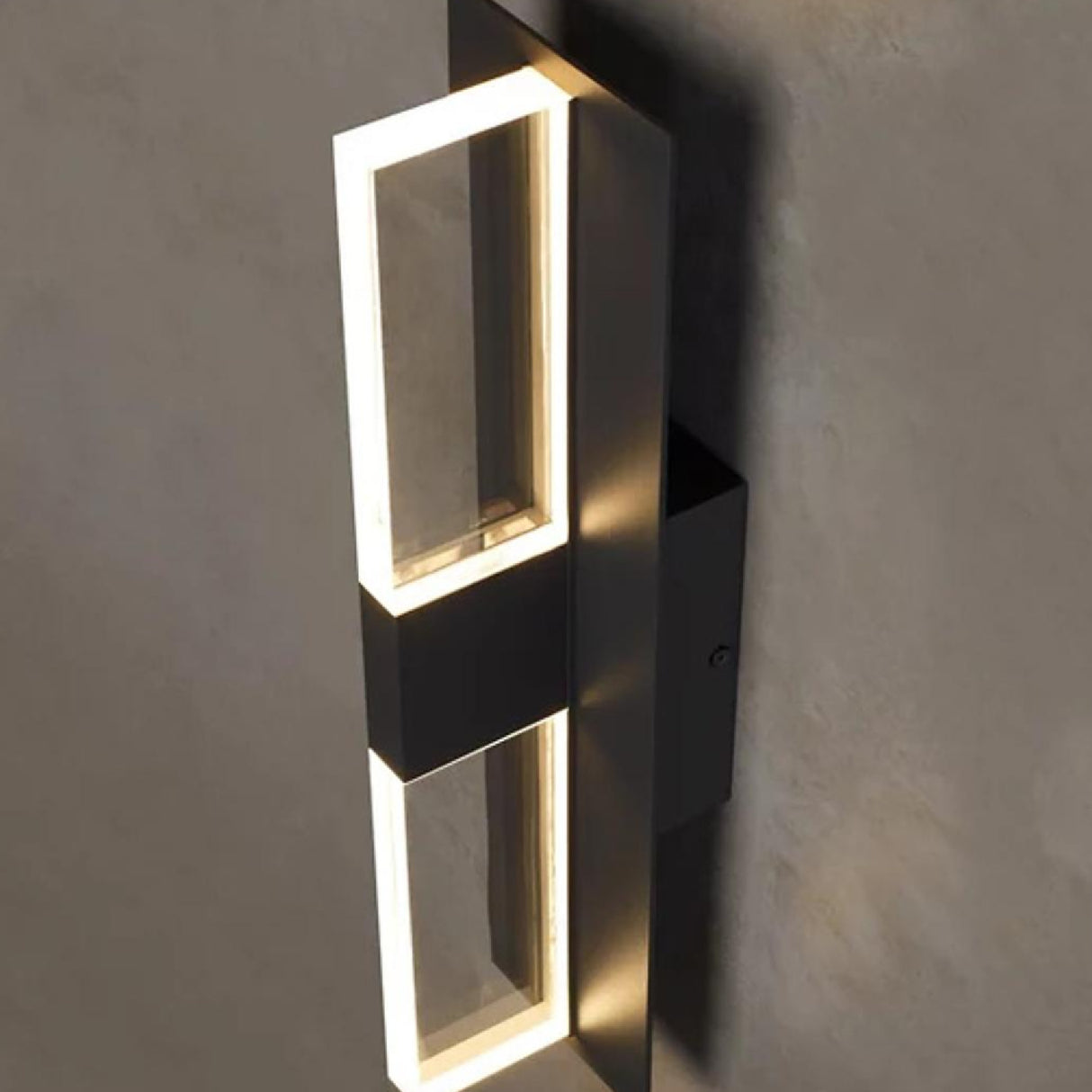 Matte Black Outdoor Wall Light | Oroa.com