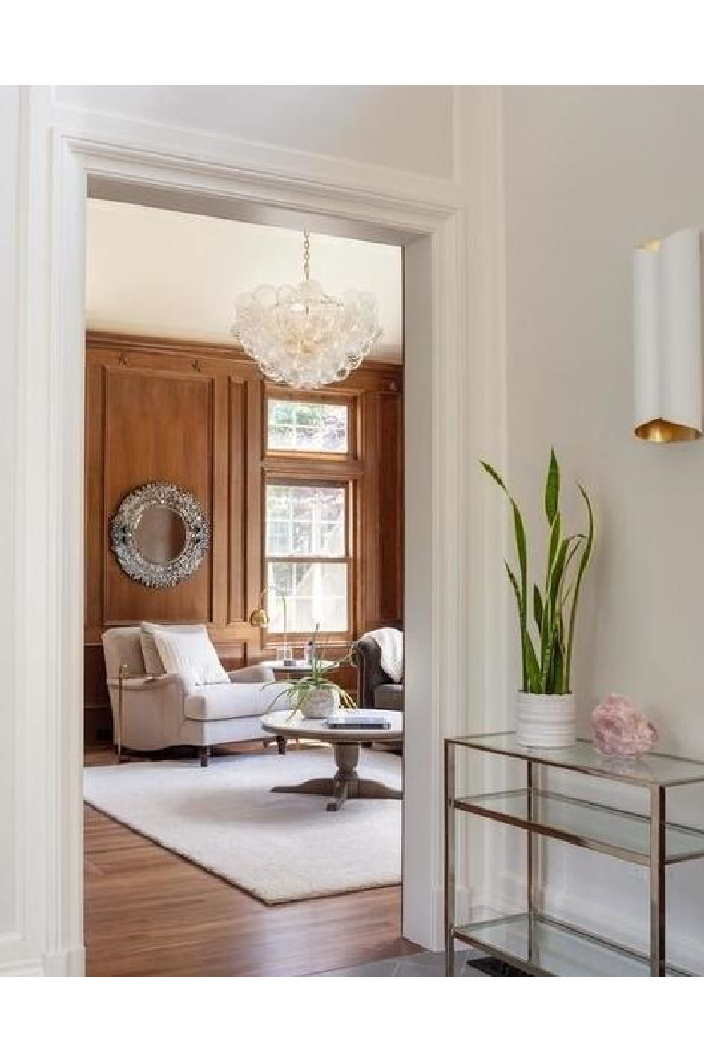 Minimalist Gold Interior Wall Lamp | Andrew Martin Selfoss | Oroa.com