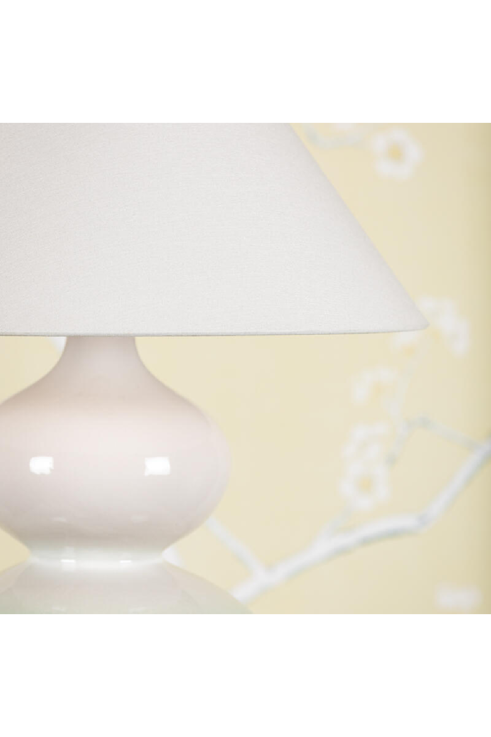 Hourglass Ceramic Table Lamp | Andrew Martin Aimee | Oroa.com