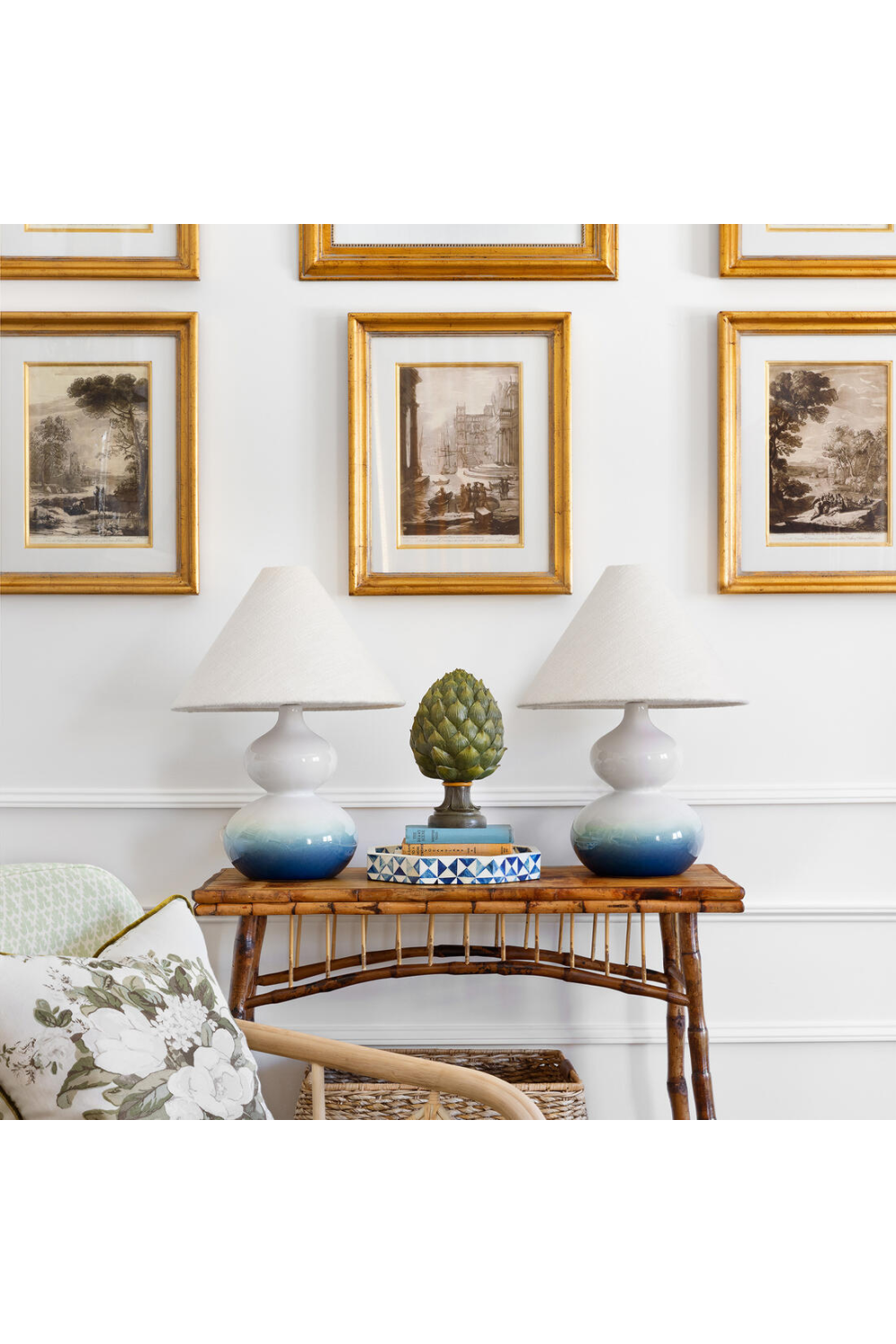 Hourglass Ceramic Table Lamp | Andrew Martin Aimee | Oroa.com