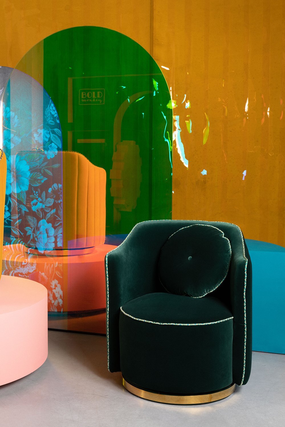 Velvet Swivel Lounge Chair | Oroa.com