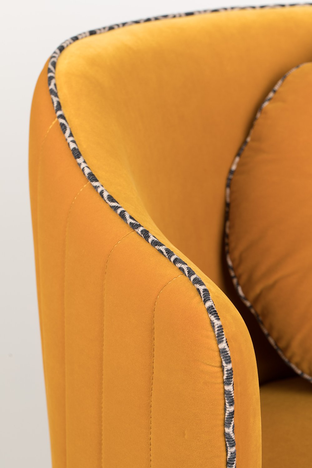 Velvet Swivel Lounge Chair | Oroa.com