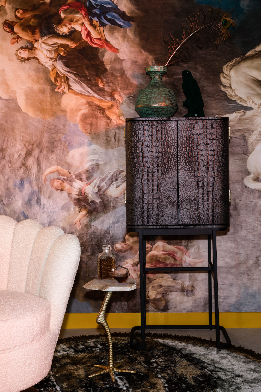 2-Door Mirrored Wine Cabinet | Bold Monkey Ava Morgana | Oroa.com