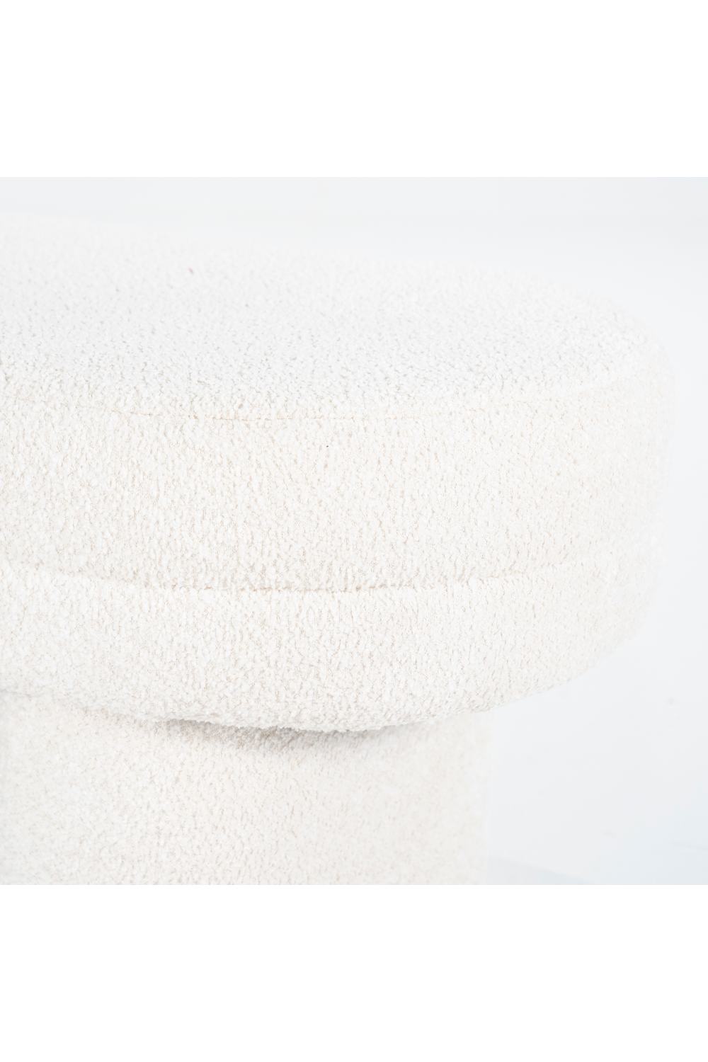 Upholstered Oval Bench | By-Boo Rama | Oroa.com