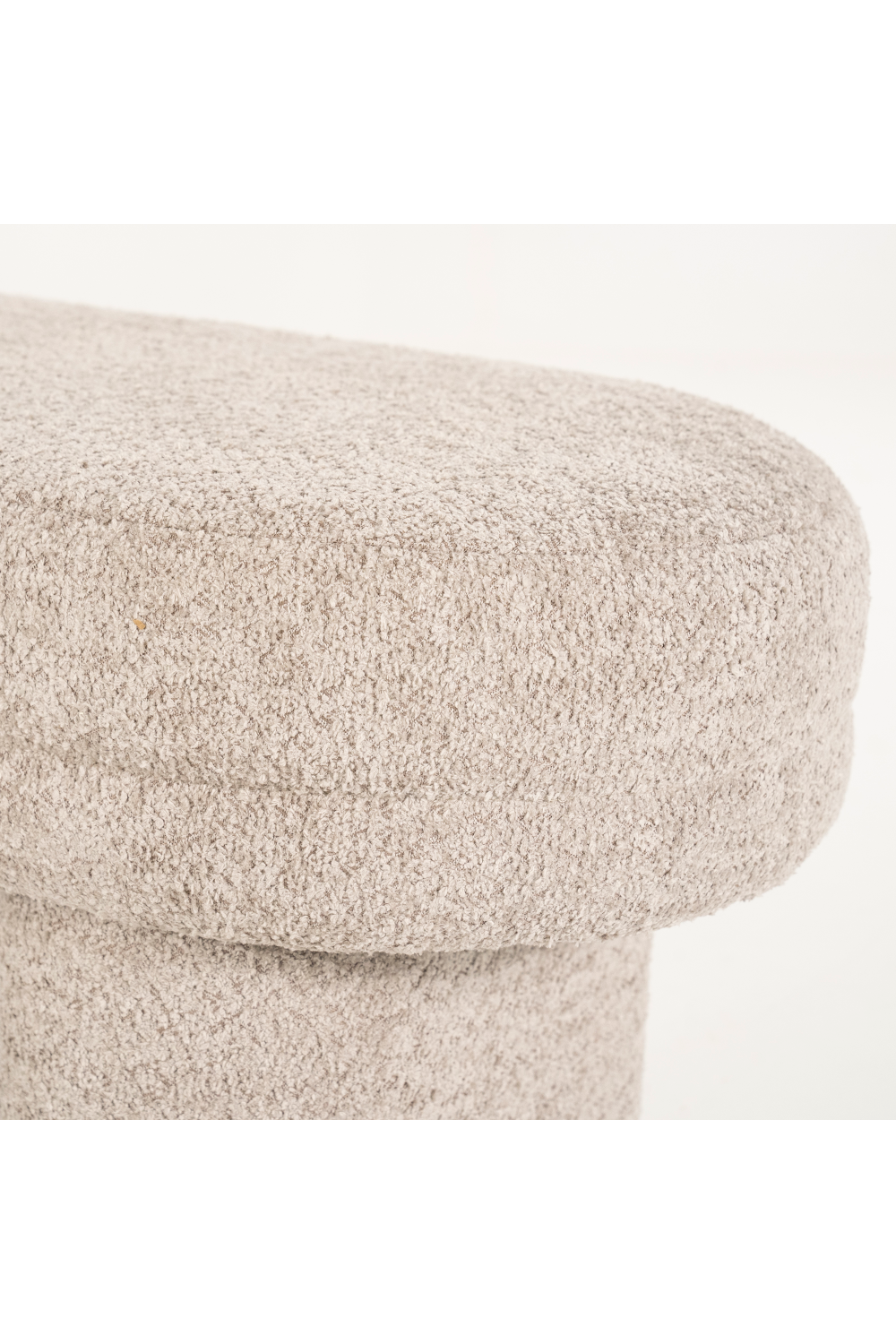 Upholstered Oval Bench | By-Boo Rama | Oroa.com