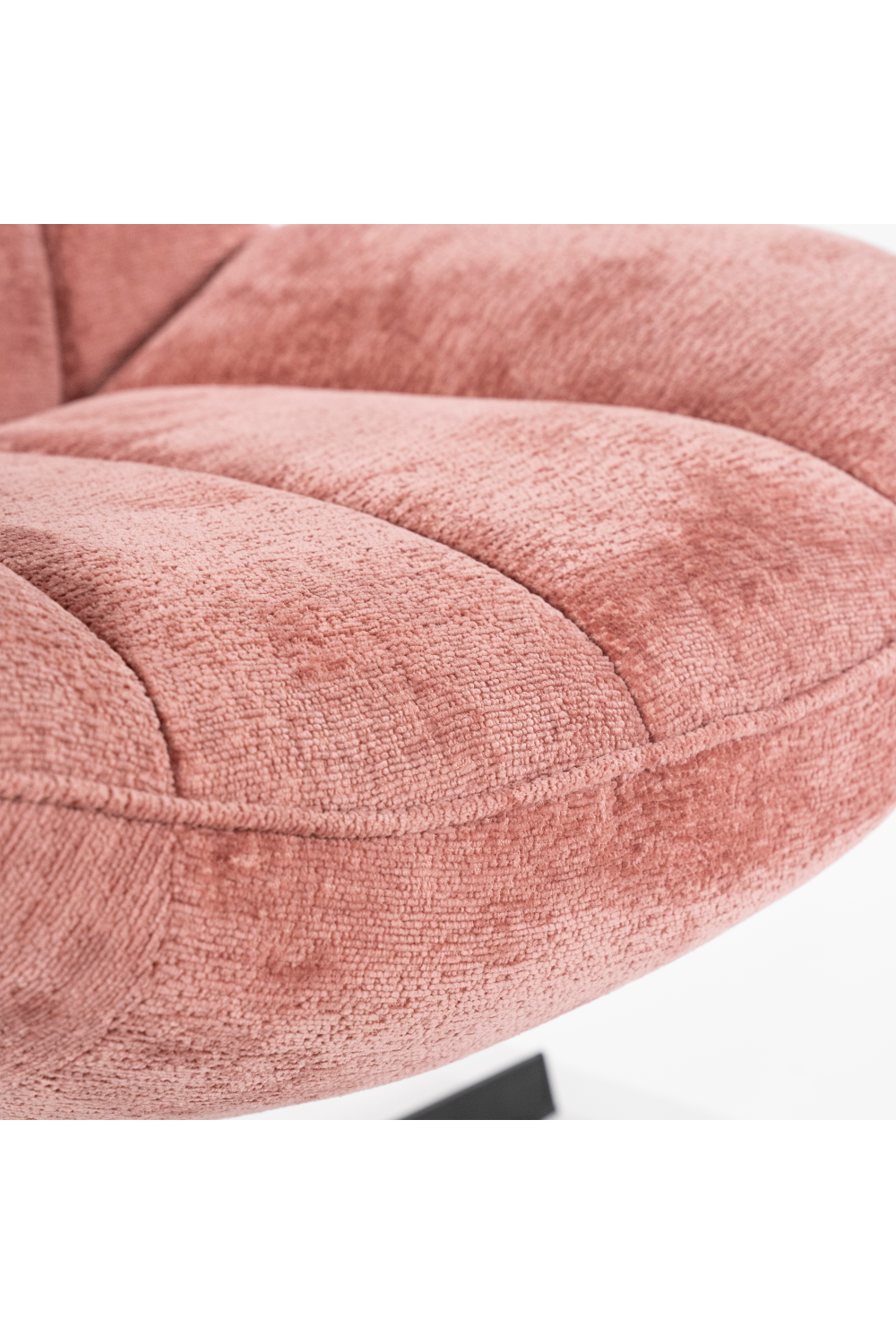 Modern Swivel Lounge Chair | By-Boo Derby | OROA.com