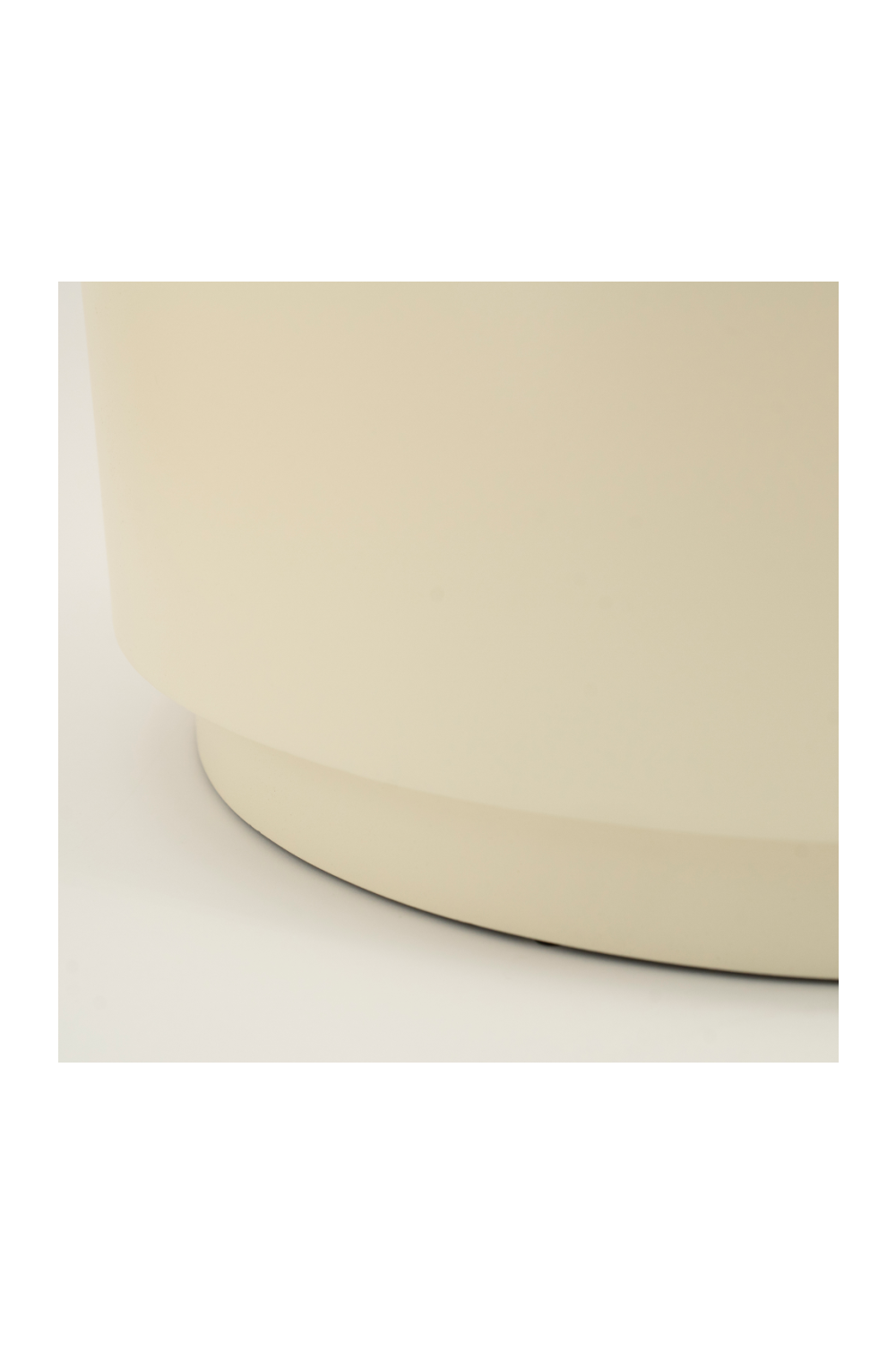 Round Iron Coffee Table | Oroa.com