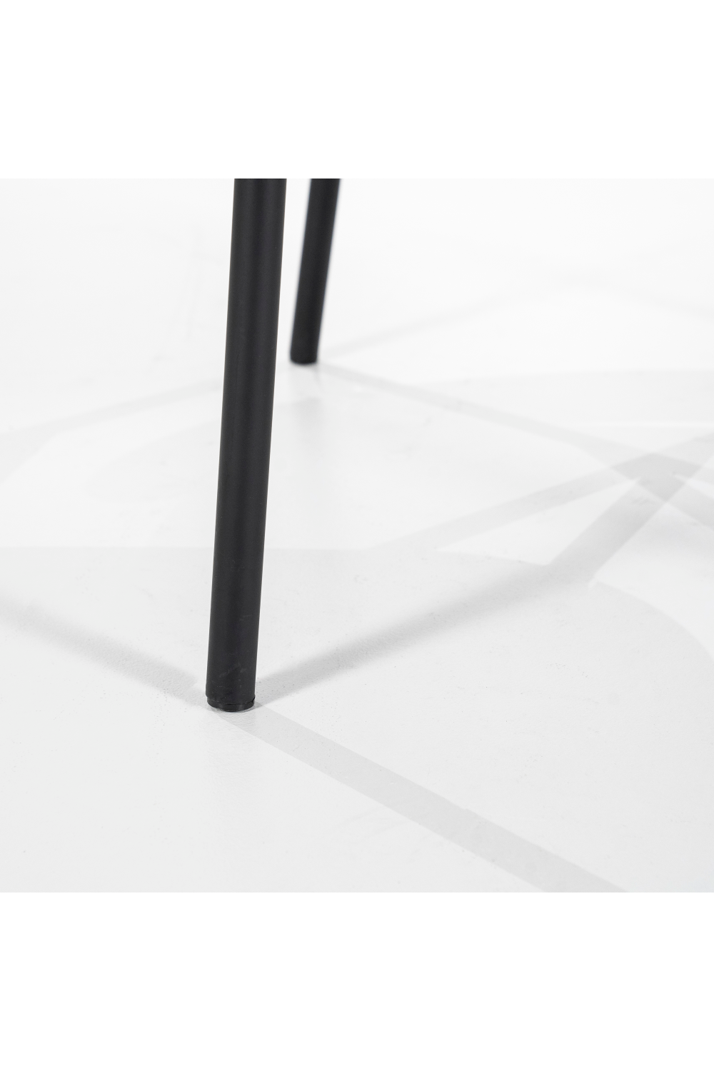 Modern Minimalist Lounge Chair | Oroa.com
