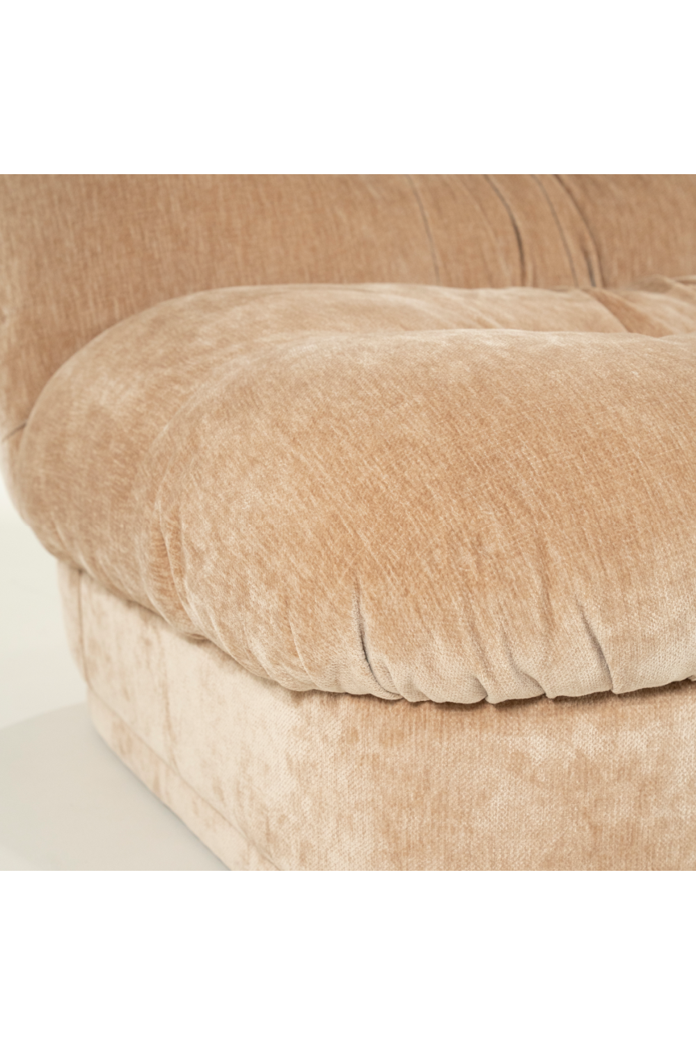 Fully-Upholstered Wrinkled Lounge Chair | Oroa.com