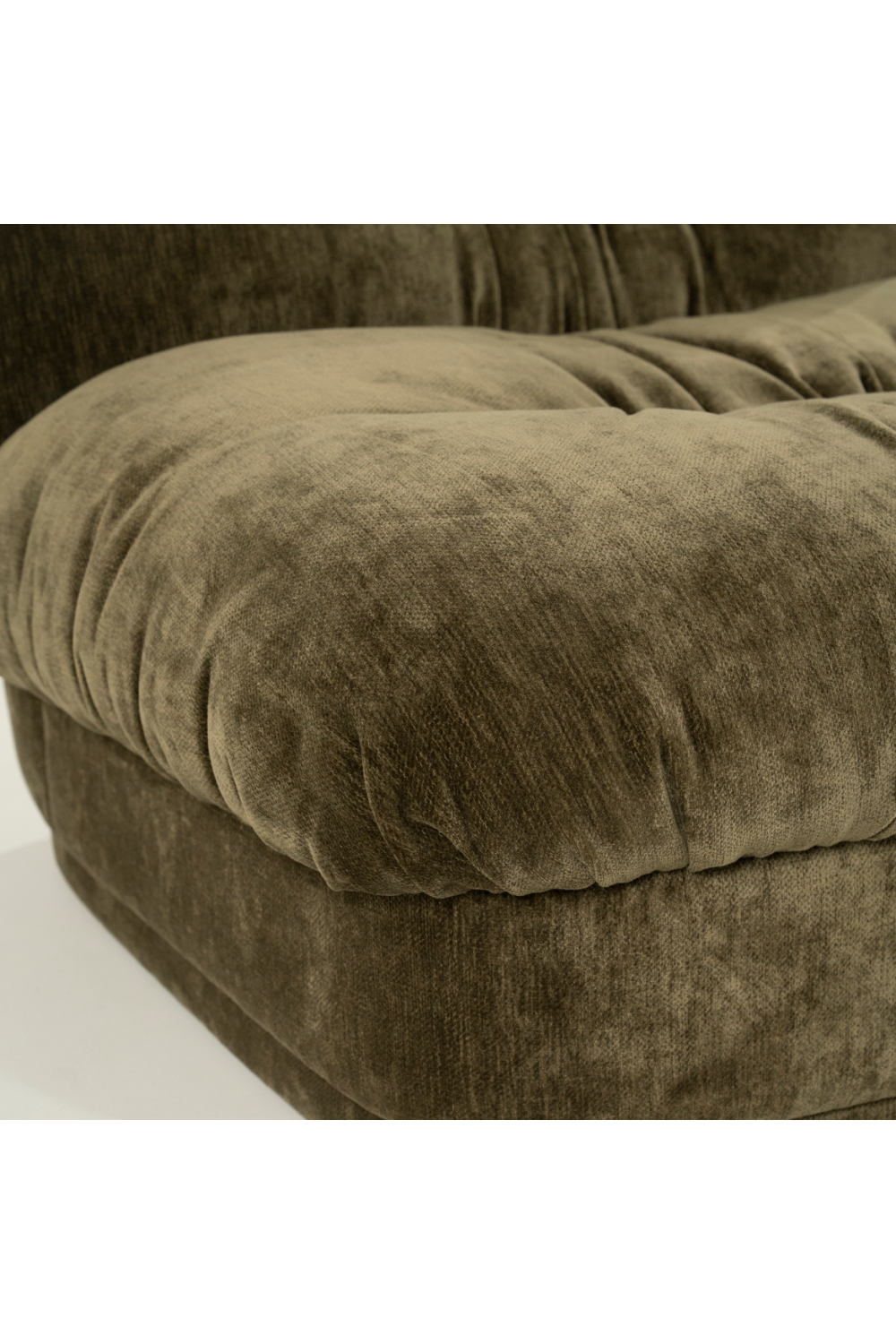 Fully-Upholstered Wrinkled Lounge Chair | Oroa.com