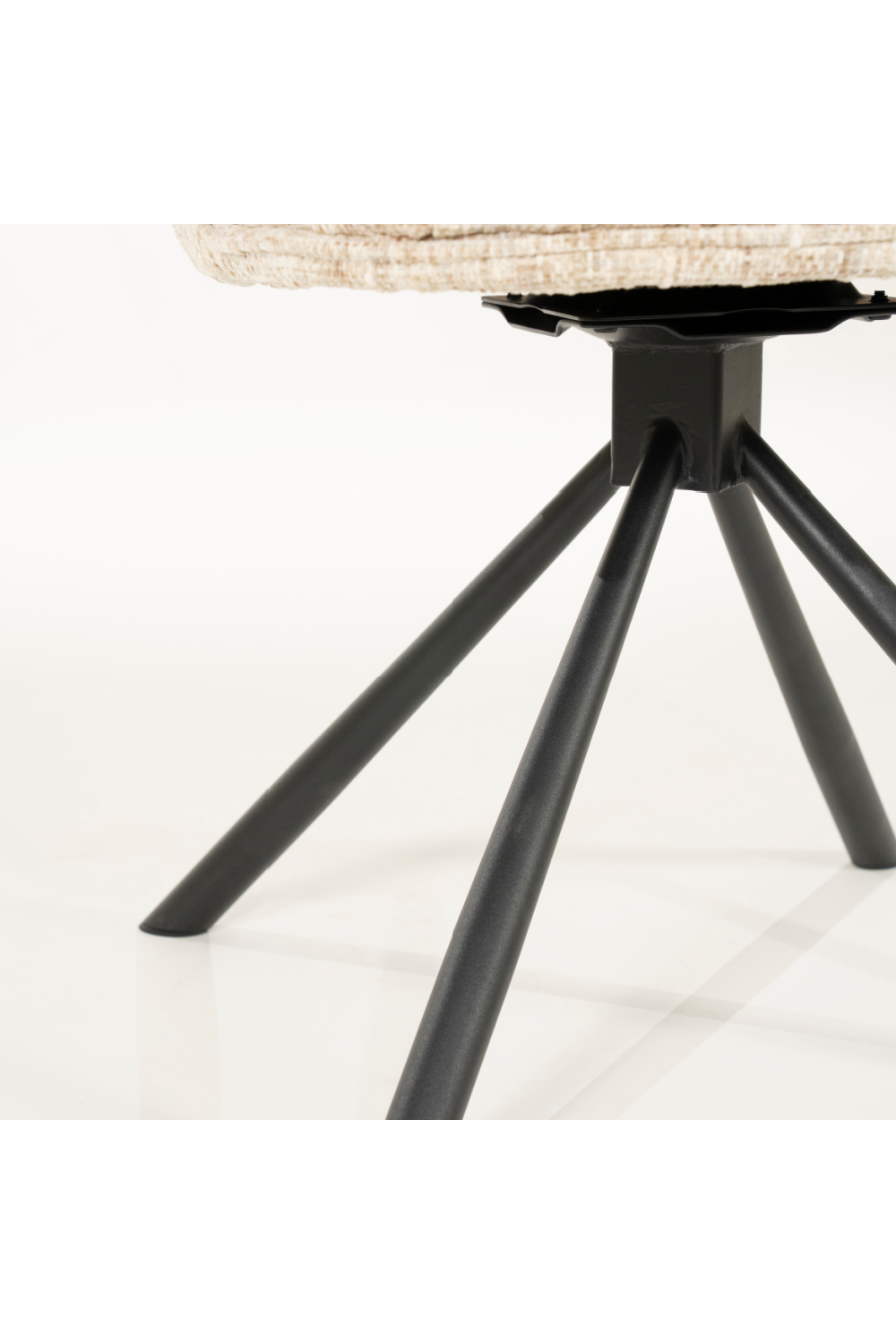 Starburst Base Dining Chair | By-Boo Ferre | Oroa.com
