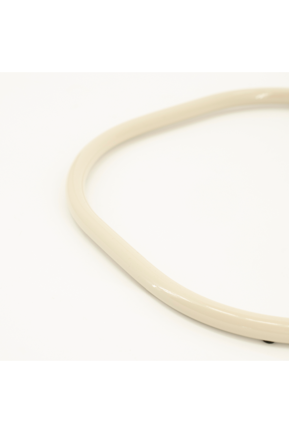 Lacquered Iron Side Table | By-Boo Buddy | Oroa.com