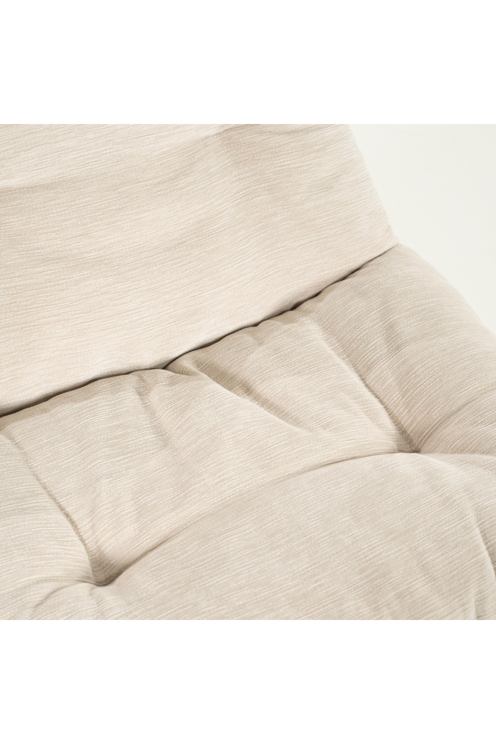 Padded Swivel Lounge Chair | By-Boo Tromba | Oroa.com