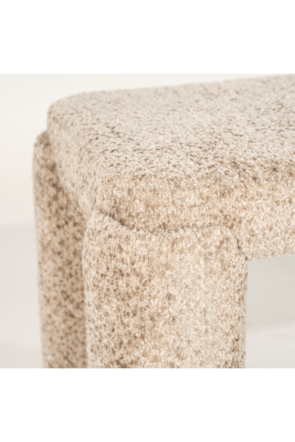 Fully-Upholstered Bench | By-Boo Omla | Oroa.com