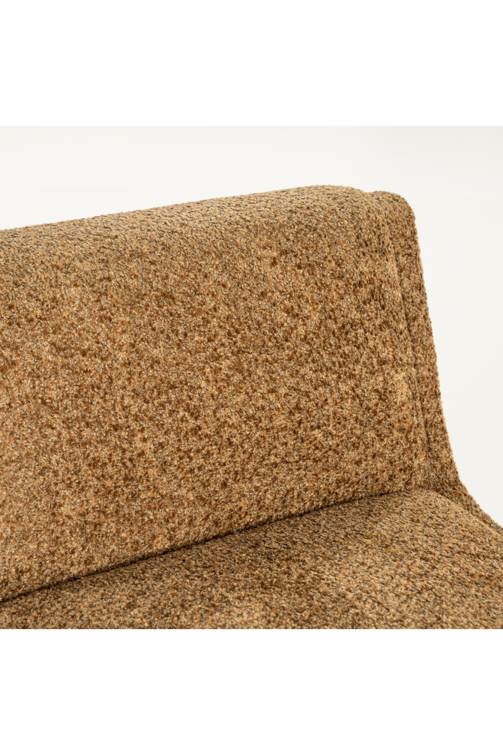 Fully-Upholstered Lounge Chair | By-Boo Omla | Oroa.com