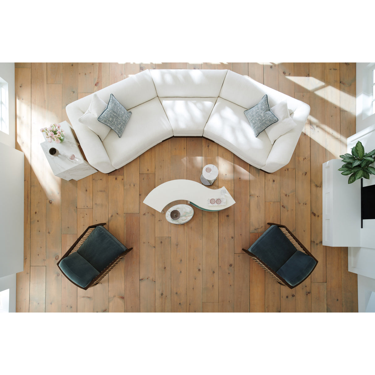White S-Shaped Cocktail Table | Oroa.com