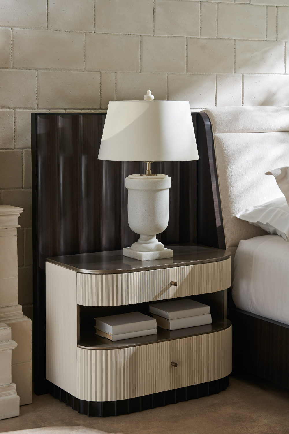Dark Brown Modern Bed | Oroa.com