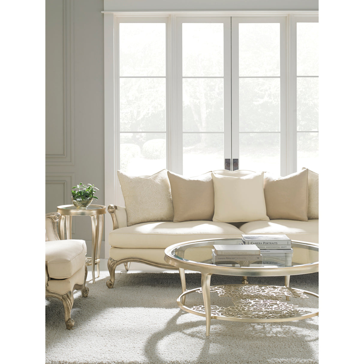 White French-Inspired Lounge Chair | Oroa.com