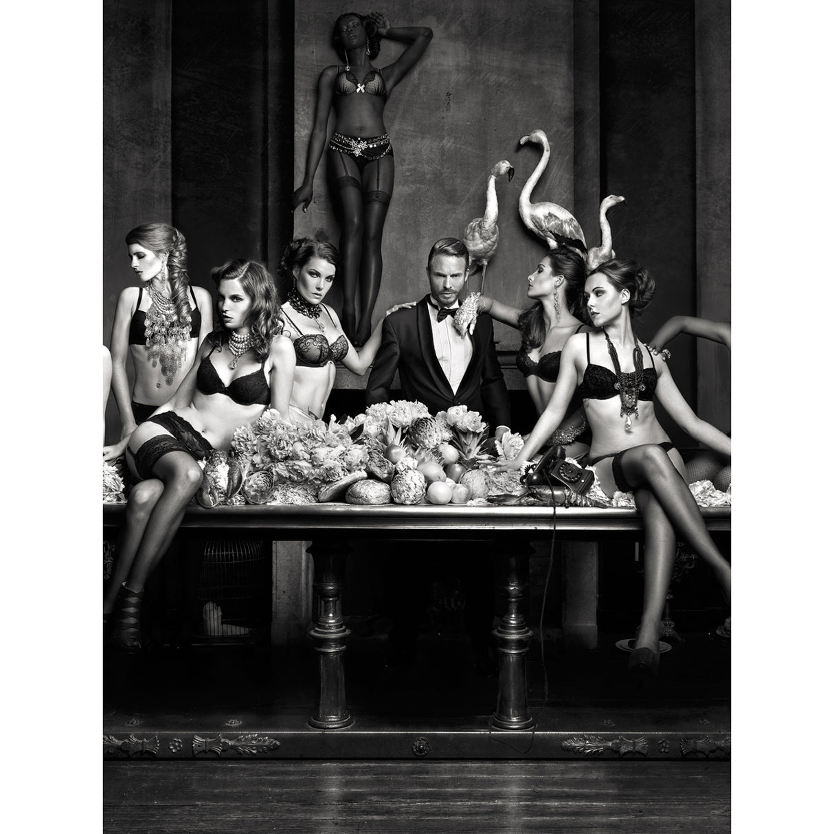 Monochromatic Bikini Ladies Photographic Art | Oroa.com