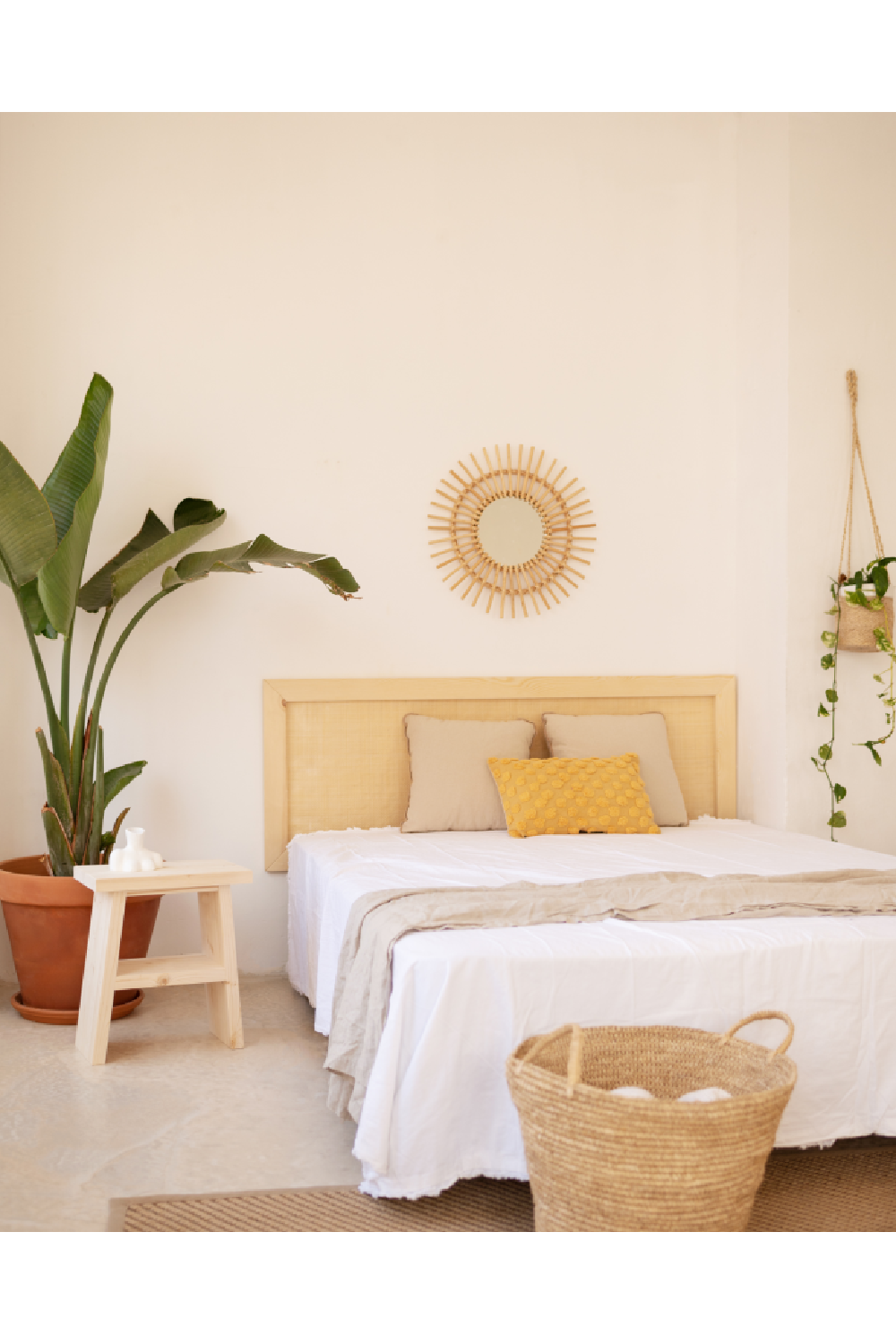 A-Shaped Wooden Side Table | Decowood Frida | Oroa.com