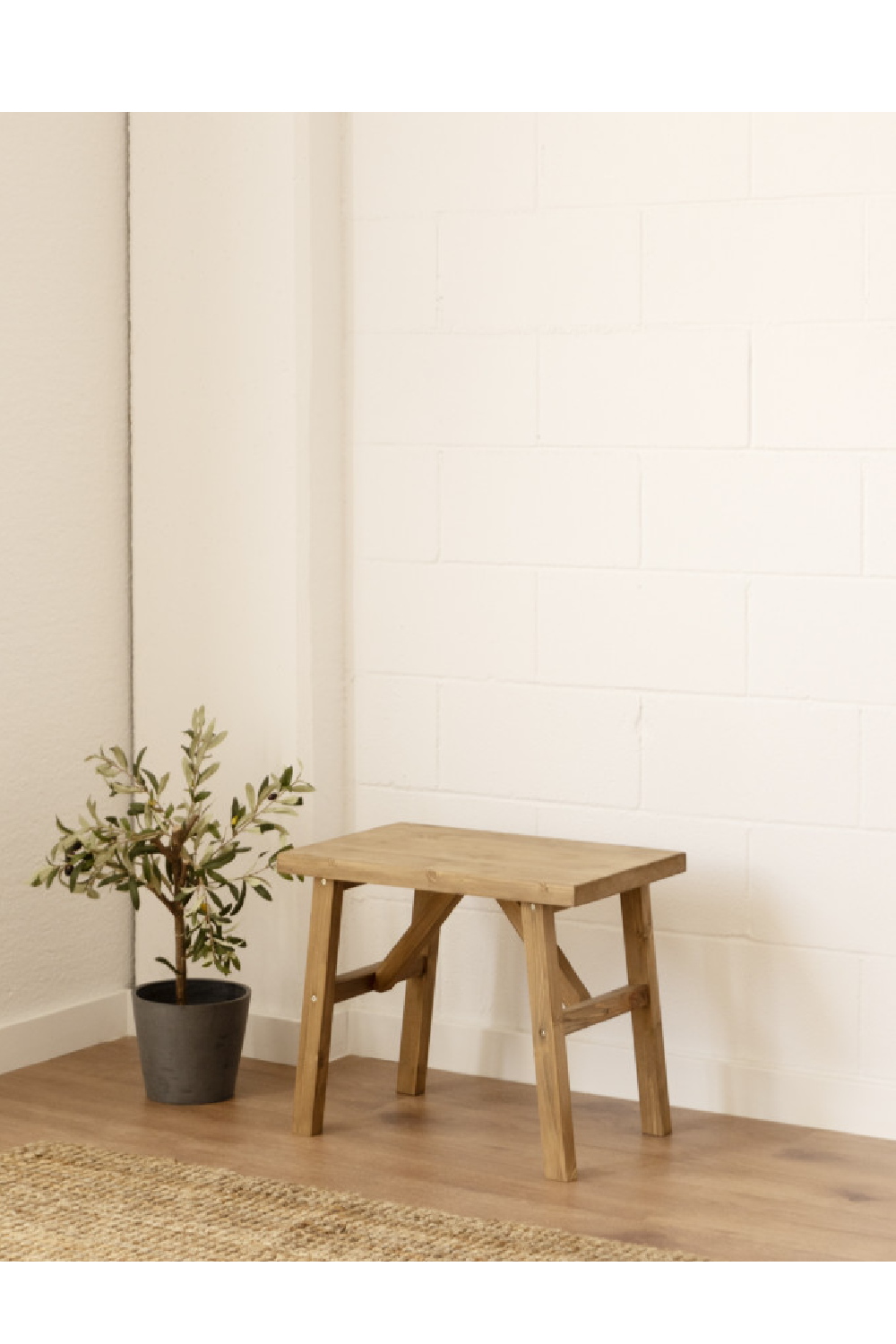 Scandinavian Wooden Stool | Decowood Siep | OROA.com