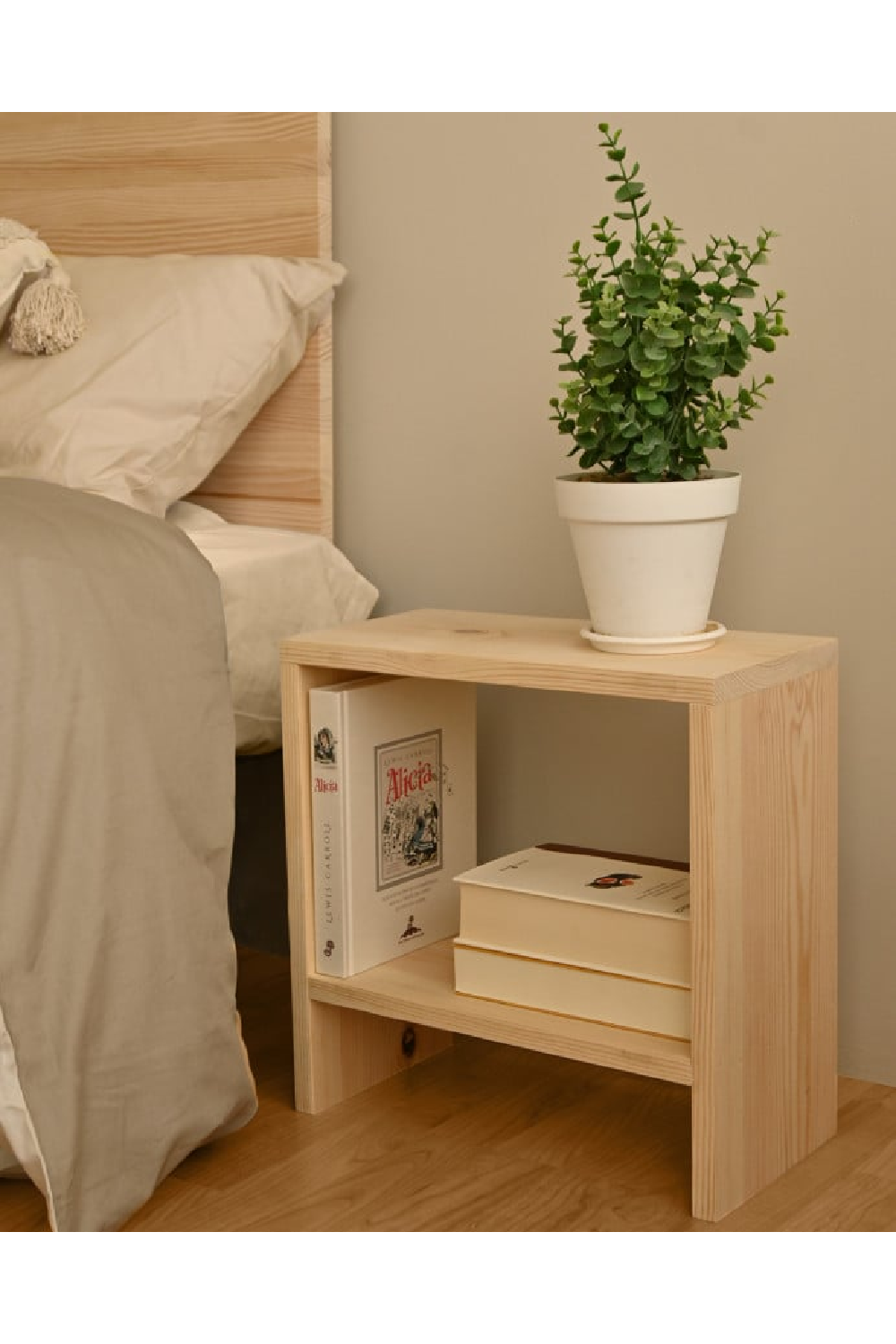 Minimalist Wooden Bedside Table | Decowood Meller | Oroa.com