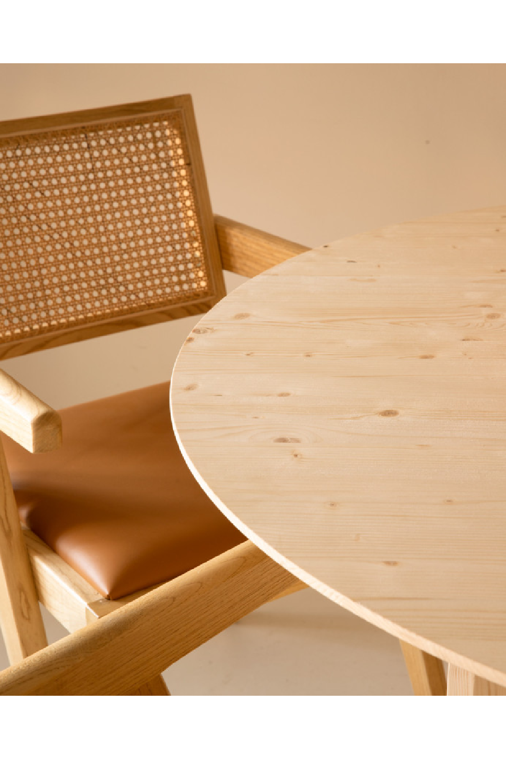 Round Solid Wood Dining Table | Decowood Bloom | Oroa.com