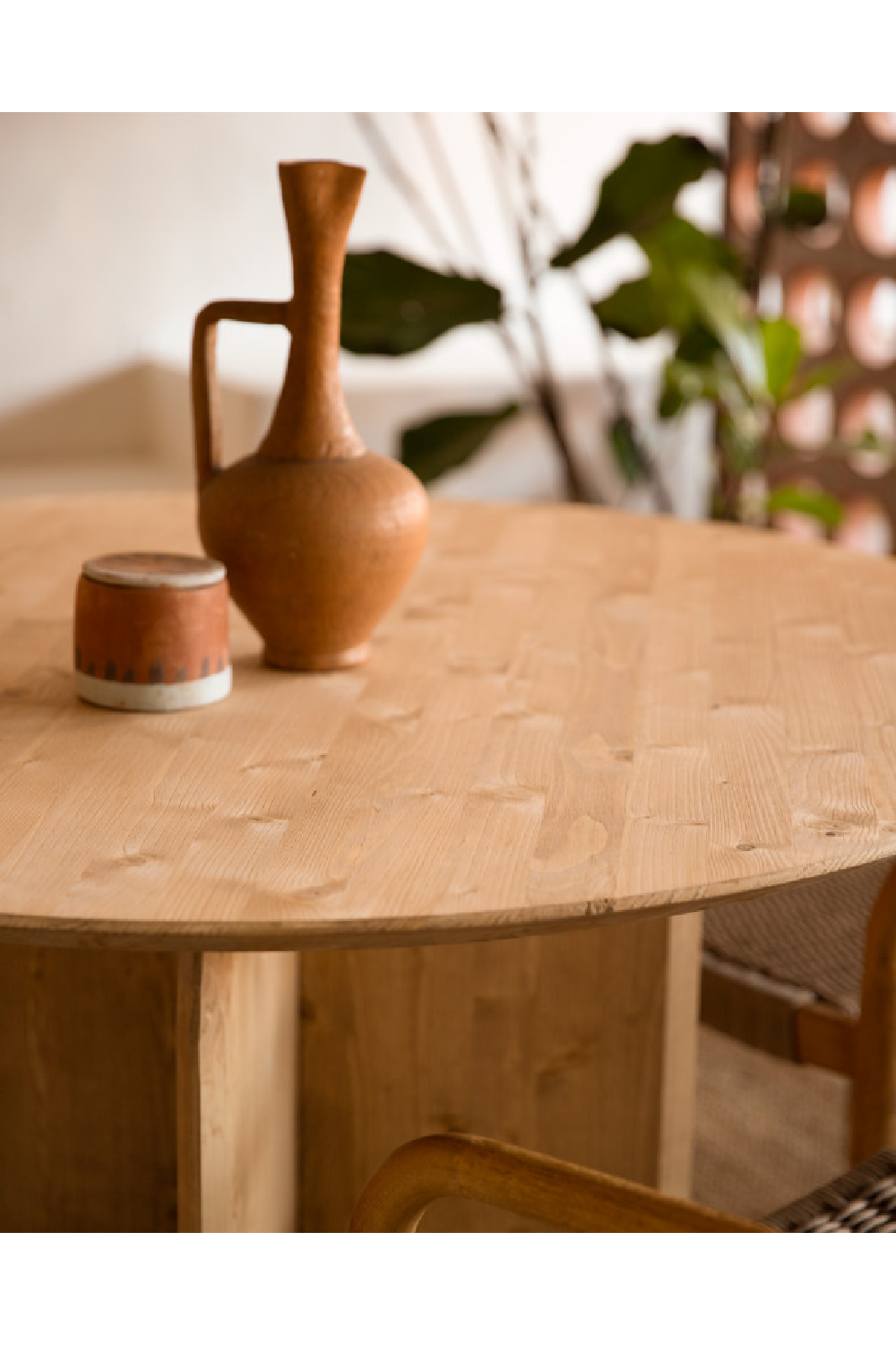 Round Solid Wood Dining Table | Decowood Bloom | Oroa.com