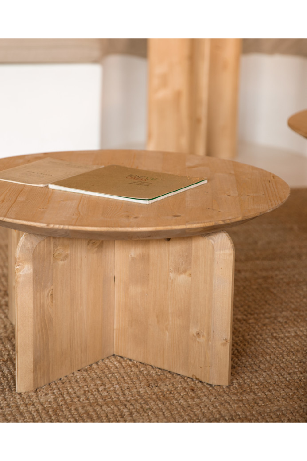 Round Solid Wood Coffee Table | Decowood Bloom | Oroa.com