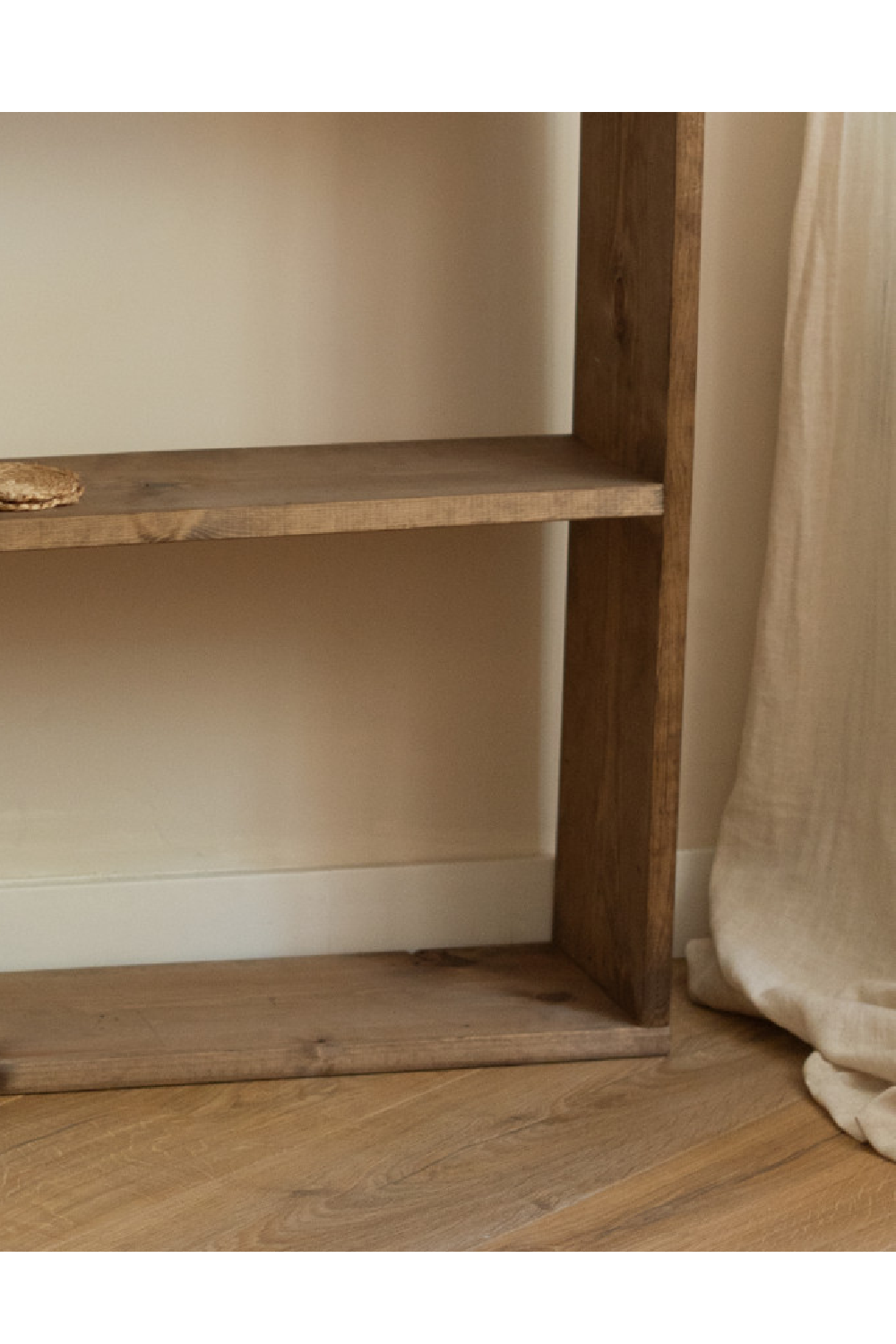 Spruce Wood Nordic Shelf | Decowood Saura | OROA.com