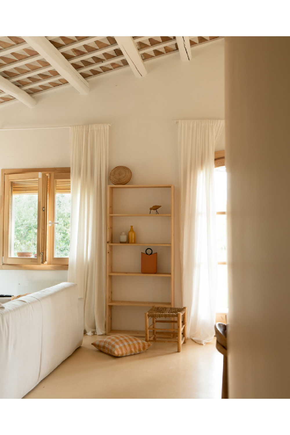 Spruce Wood Nordic Shelf | Decowood Saura | OROA.com