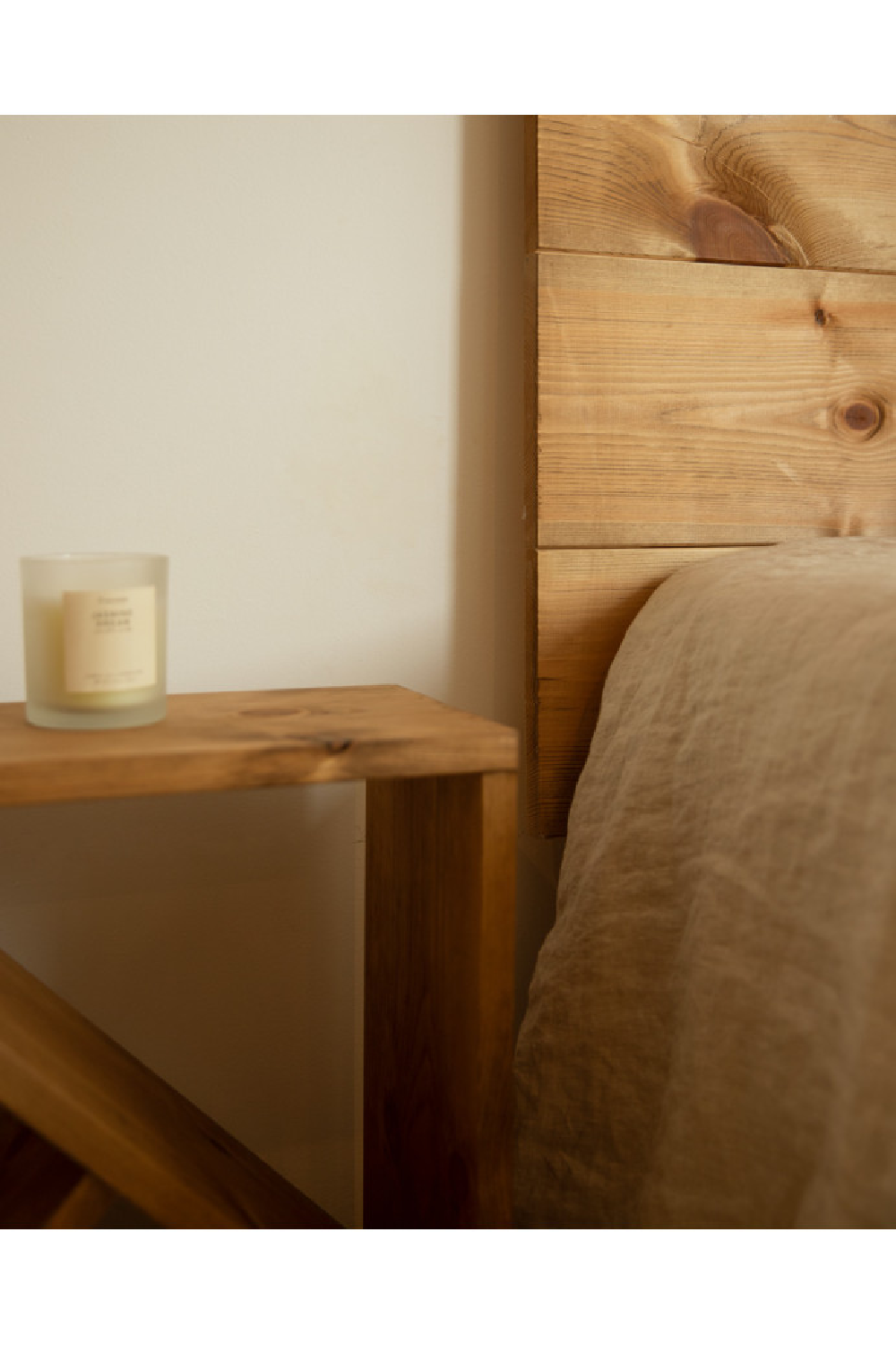 Wooden Headboard and Nordic Bedside Table | Decowood Flandes + Stoke | Oroa.com