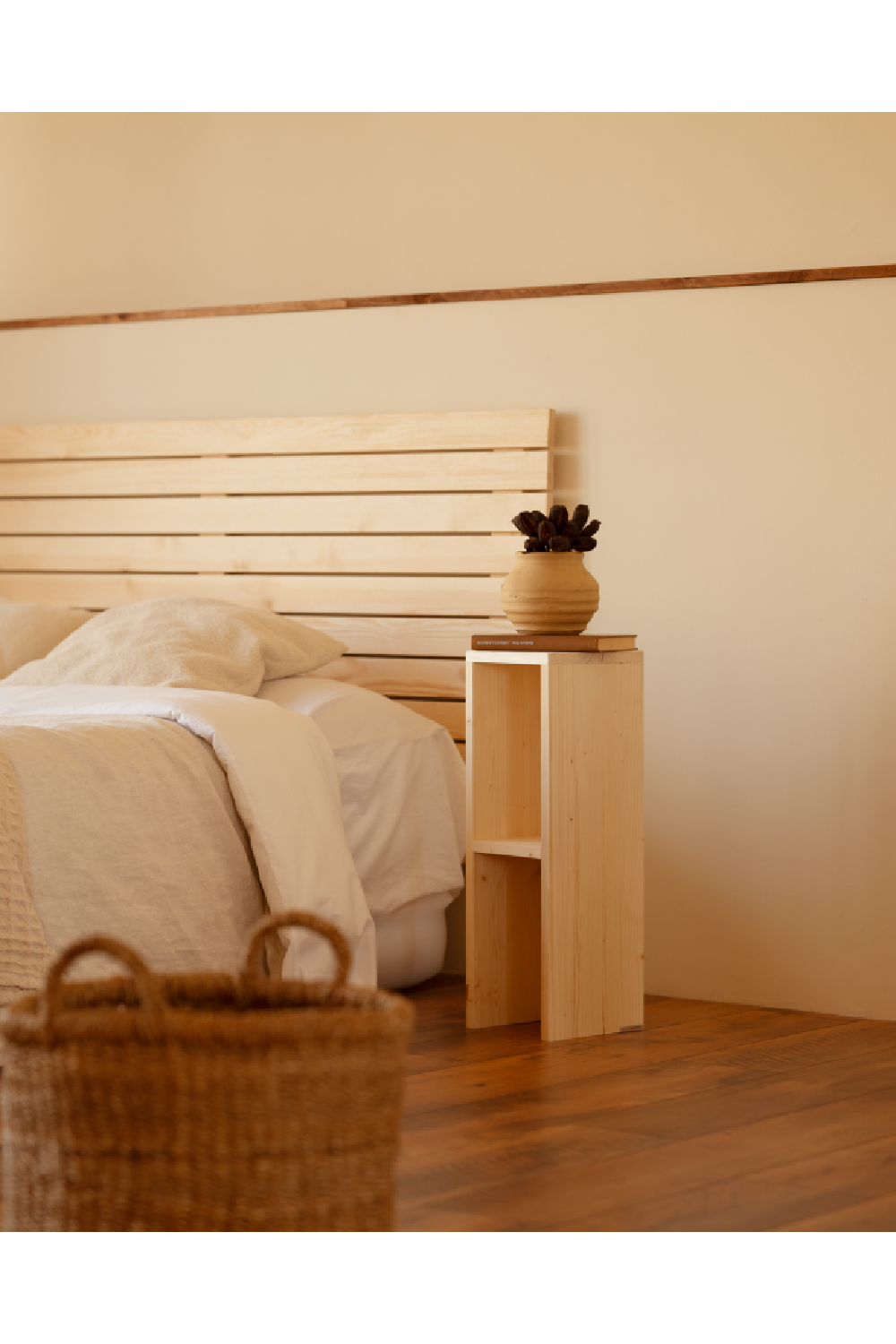 Horizontal Slatted Headboard | Decowood Cairo | Oroa.com